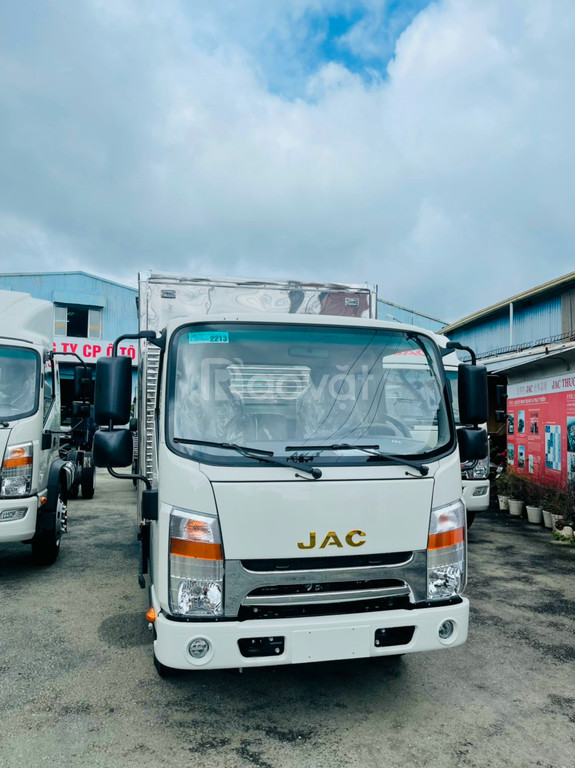 Xe tải Jac 1.9 tấn và 3.4 tấn thùng 4m3, máy cummins, giảm giá sốc