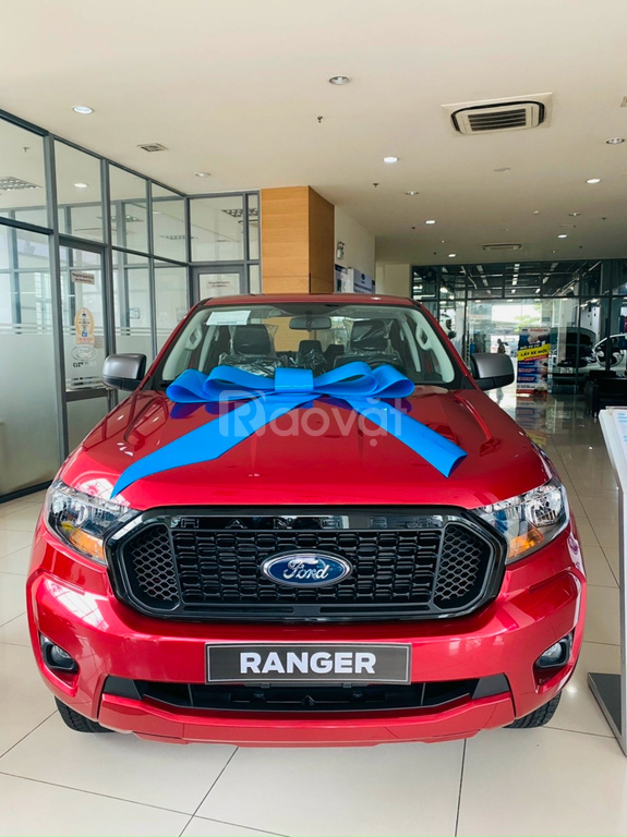 Ford Ranger XLS AT giảm giá ưu đãi